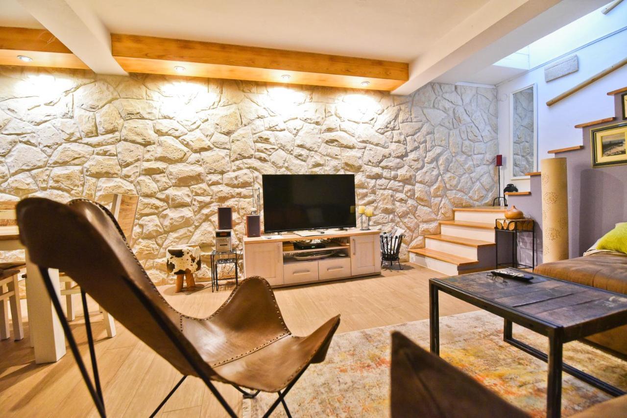 Holiday Home Taras Smilcic Exterior photo